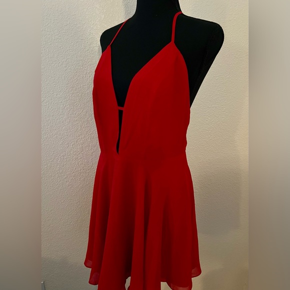 NWT Bebe Mini Red Skater Dress Cross Back Chiffon Deep V Keyhole Size 8 - Picture 6 of 7